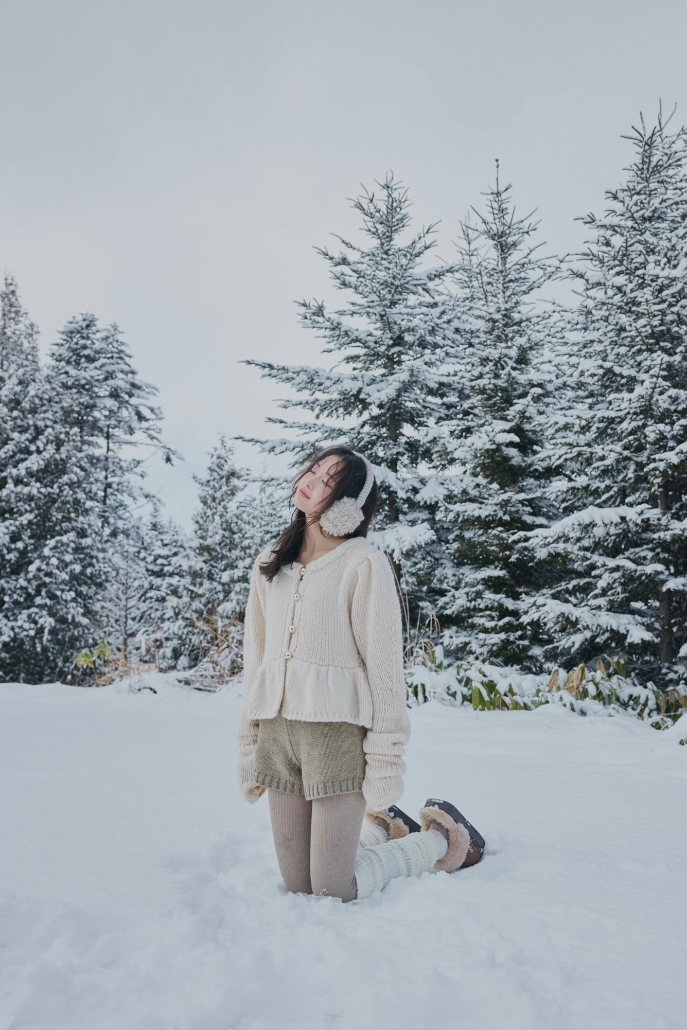 gold button puff sleeve knit