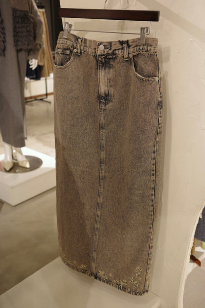 embroidered denim skirt［9月中旬から下旬お届け］