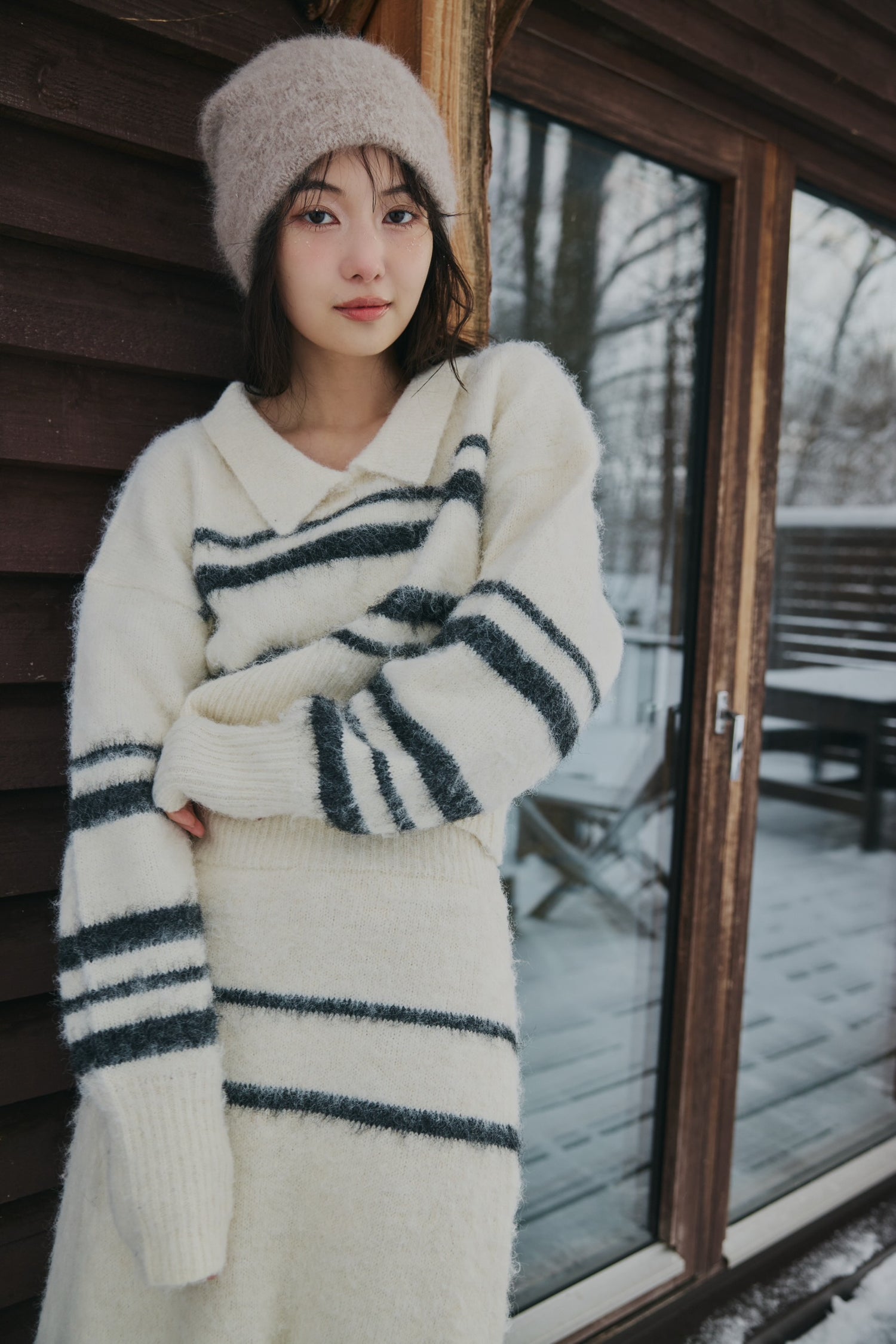 nuance border collar knit