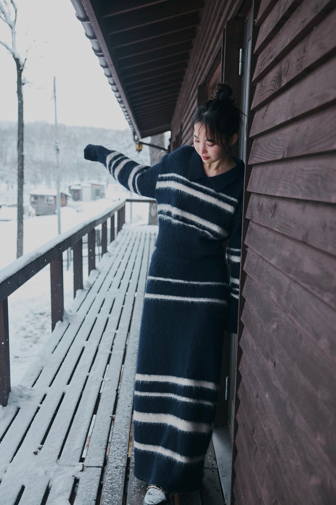 nuance border collar knit
