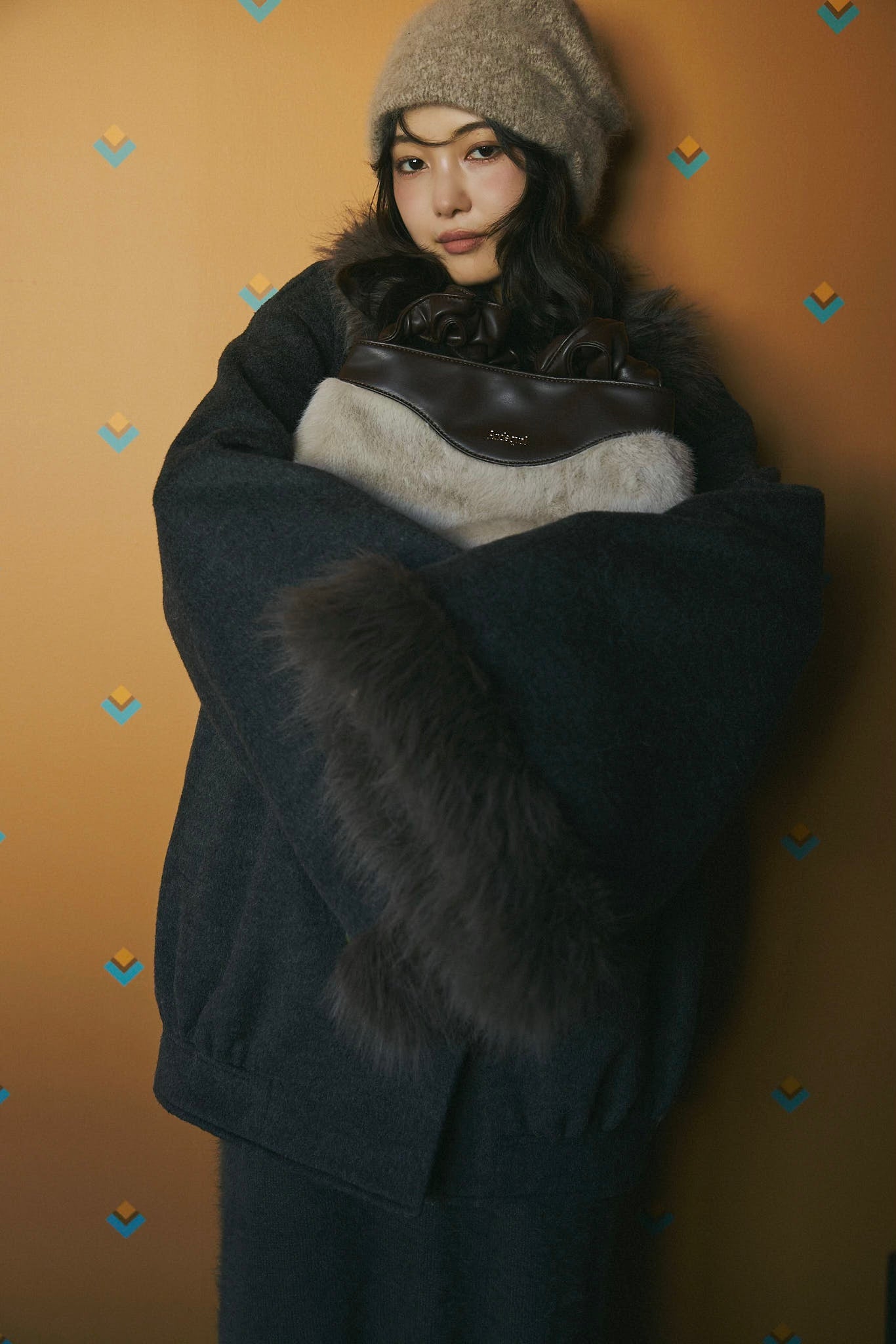 gather handle fur bag