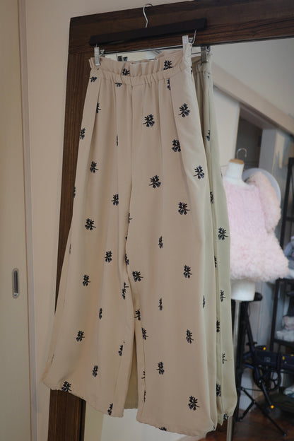 embroidery 2way pants［7月下旬から8月上旬お届け］